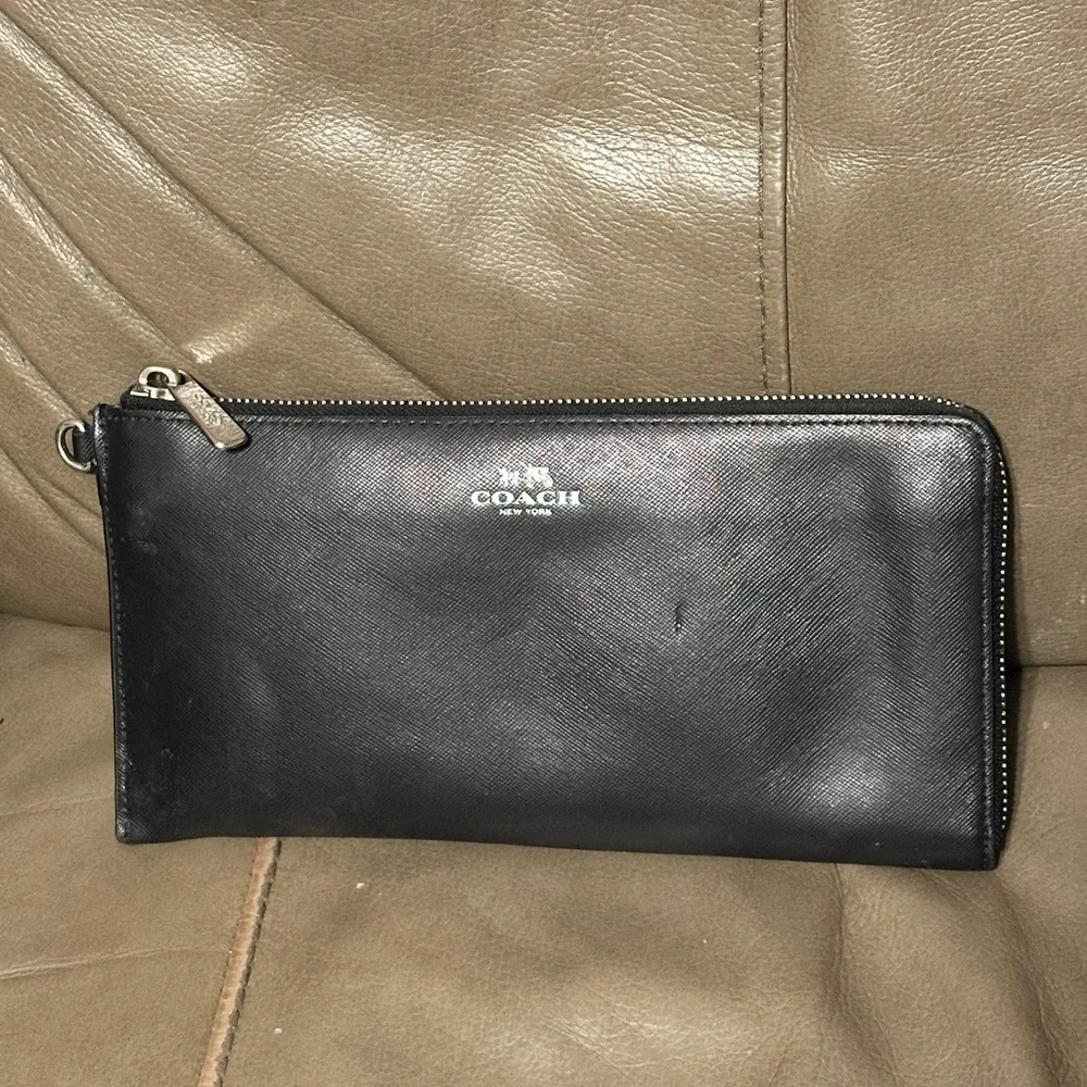 Coach Crosshatch Leather Women's Wallet - Picture 1 of 9